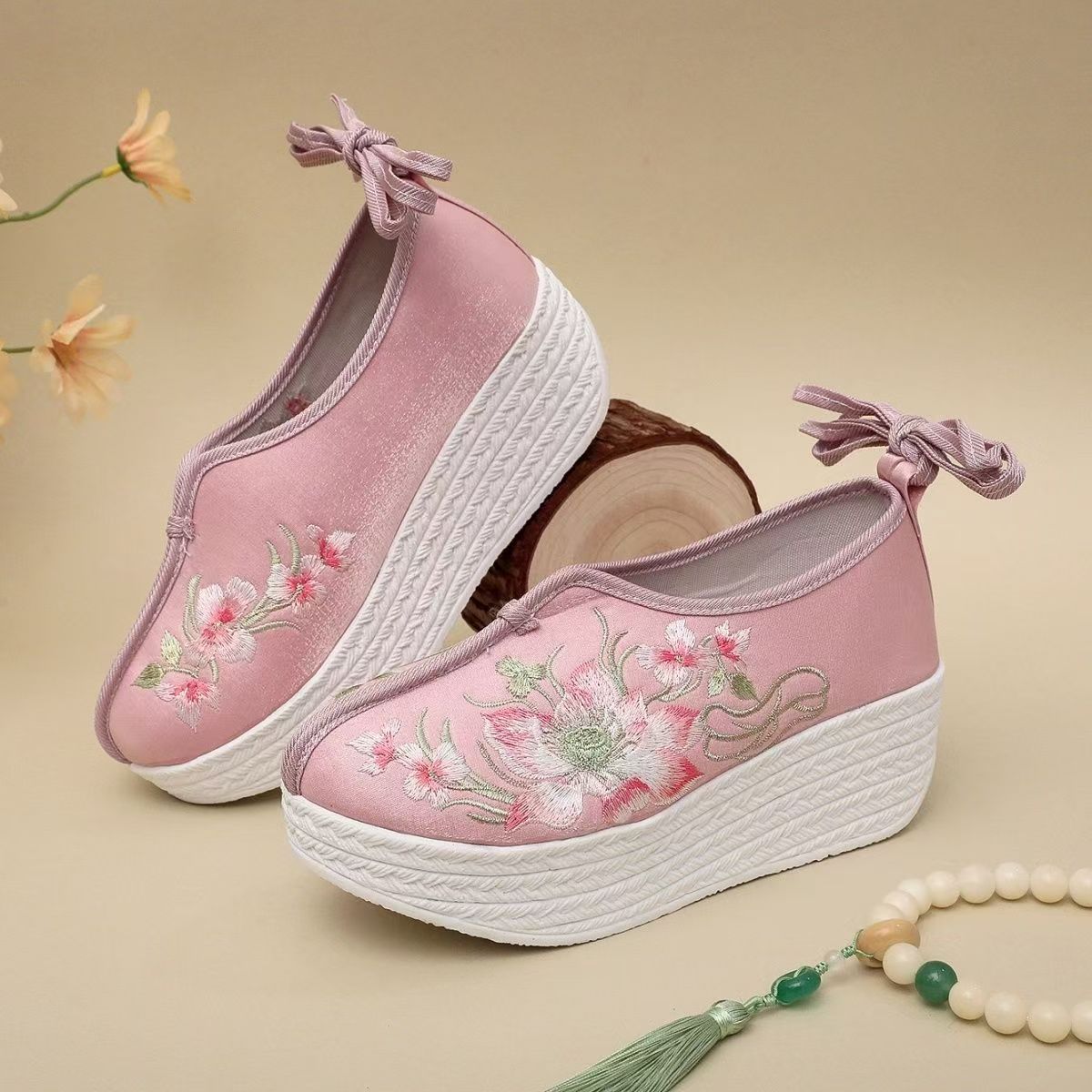 Ethnic Fabric - Sepatu Wanita Gaya Etnik Wedges Bordir