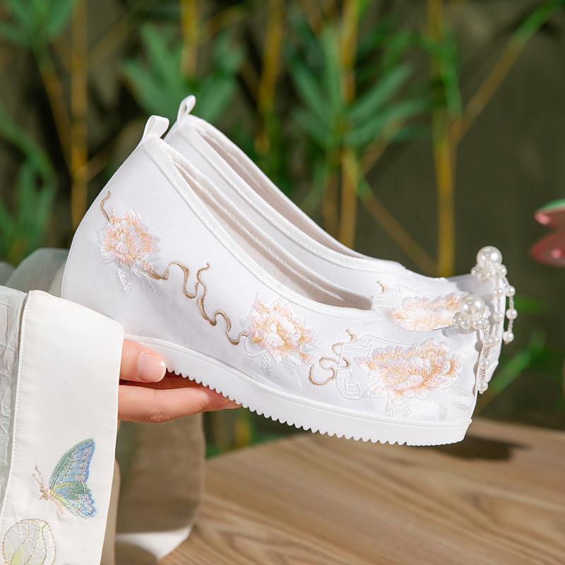 Ethnic Fabric - Sepatu Hanfu Bordir Bunga Peony Cina