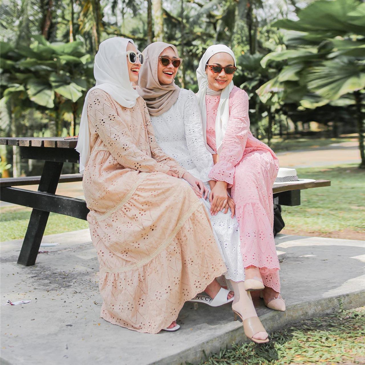 Gaun Renda Berongga Indonesia  - Ethnic Wear ulasan dan harga