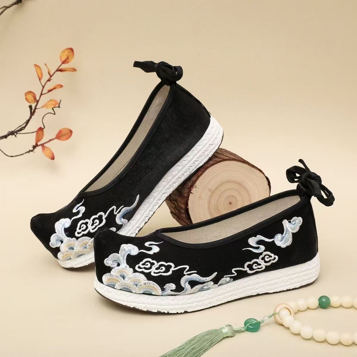 Sepatu Hanfu Bordir Ukuran Bes - Ethnic Fabric ulasan dan harga