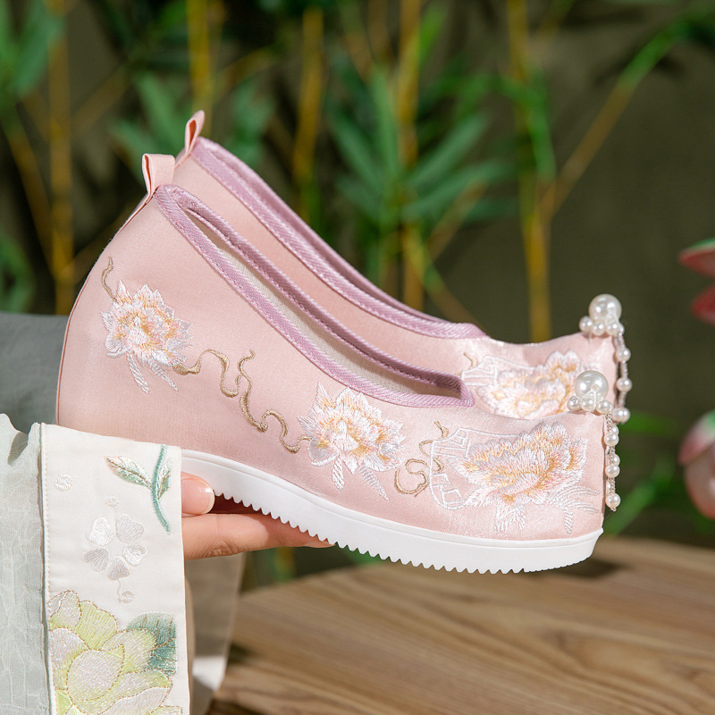 Sepatu Hanfu Bordir Bunga Peon - Ethnic Fabric ulasan dan harga
