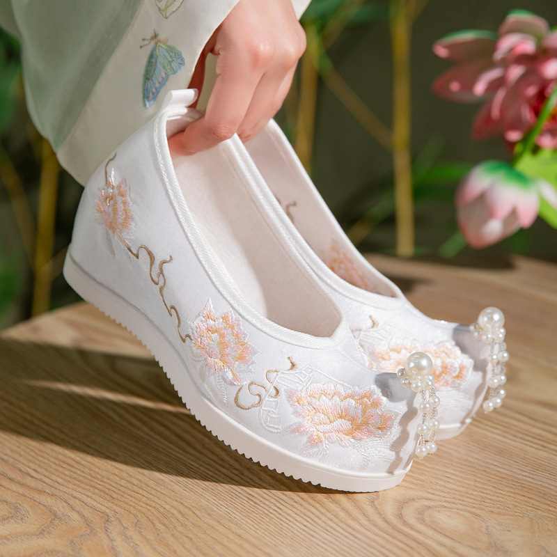 Sepatu Hanfu Bordir Bunga Peon - Ethnic Fabric ulasan dan harga