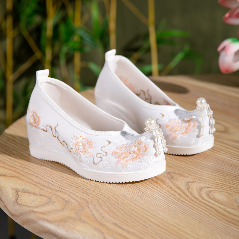 Sepatu Hanfu Bordir Bunga Peon - Ethnic Fabric ulasan dan harga