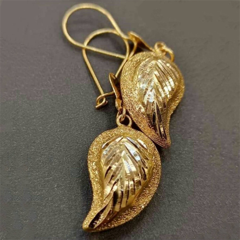 Anting Wanita Warna Emas Etnik - Ethnic Fashion Wear For Women ulasan dan harga