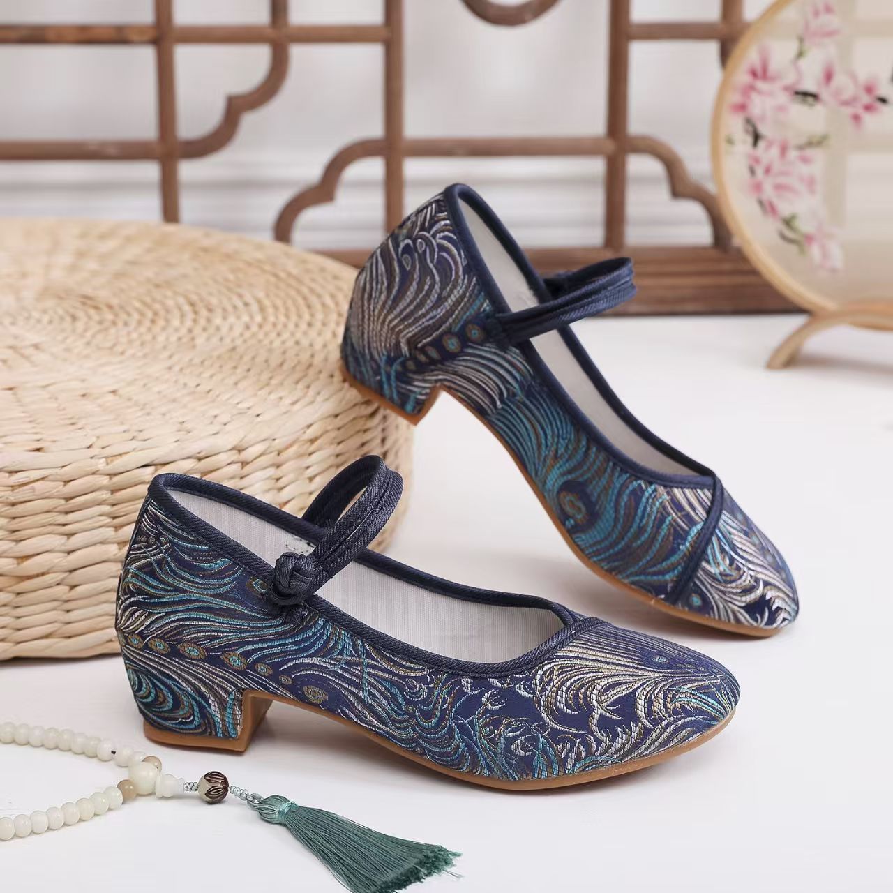 Sepatu Cheongsam Wanita 2026 d - Ethnic Fabric ulasan dan harga